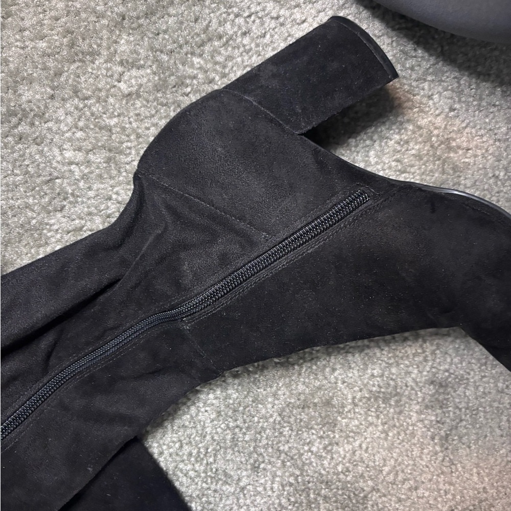 Marc Fisher Suede Pointed Toe Black Women's Knee High Boots size 9 - Picture 4 of 5